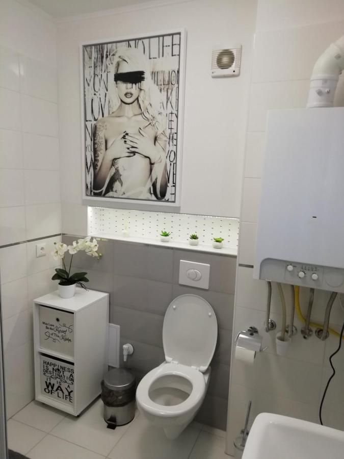 Salvus Apartman Appartement Eger Buitenkant foto