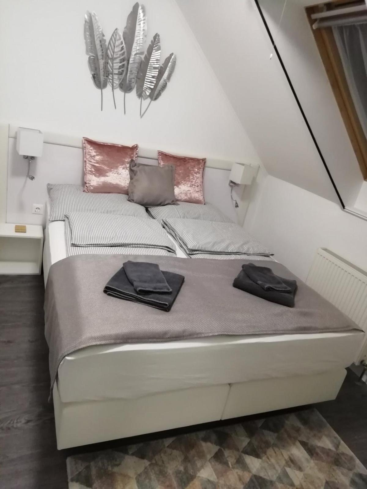 Salvus Apartman Appartement Eger Buitenkant foto